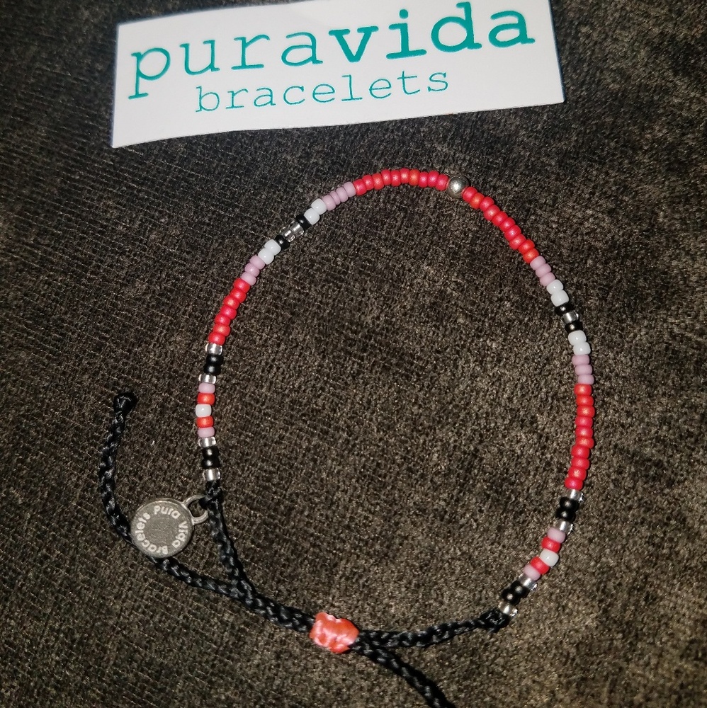 Coral, black and white seabeaded braclet